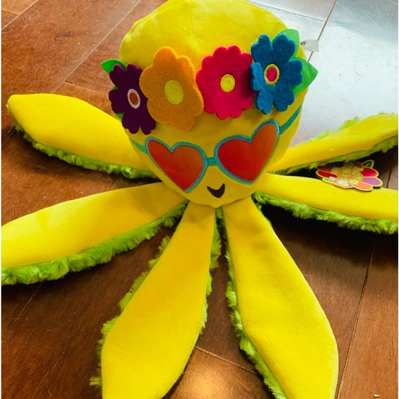 NEW ABSOLUTELY ADORABLE BARK TOY CALLED “OLLIE NEED IS ❤️ LOVE” SIZE LARGE❣️ - Picture 3 of 8